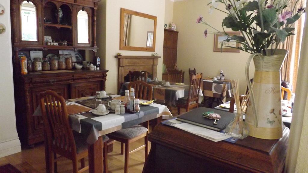 Cedar House B&B Matlock  Bagian luar foto